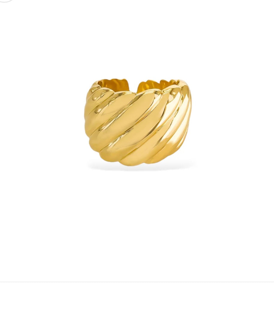 B2R004 Statement ring with twist 18k gold