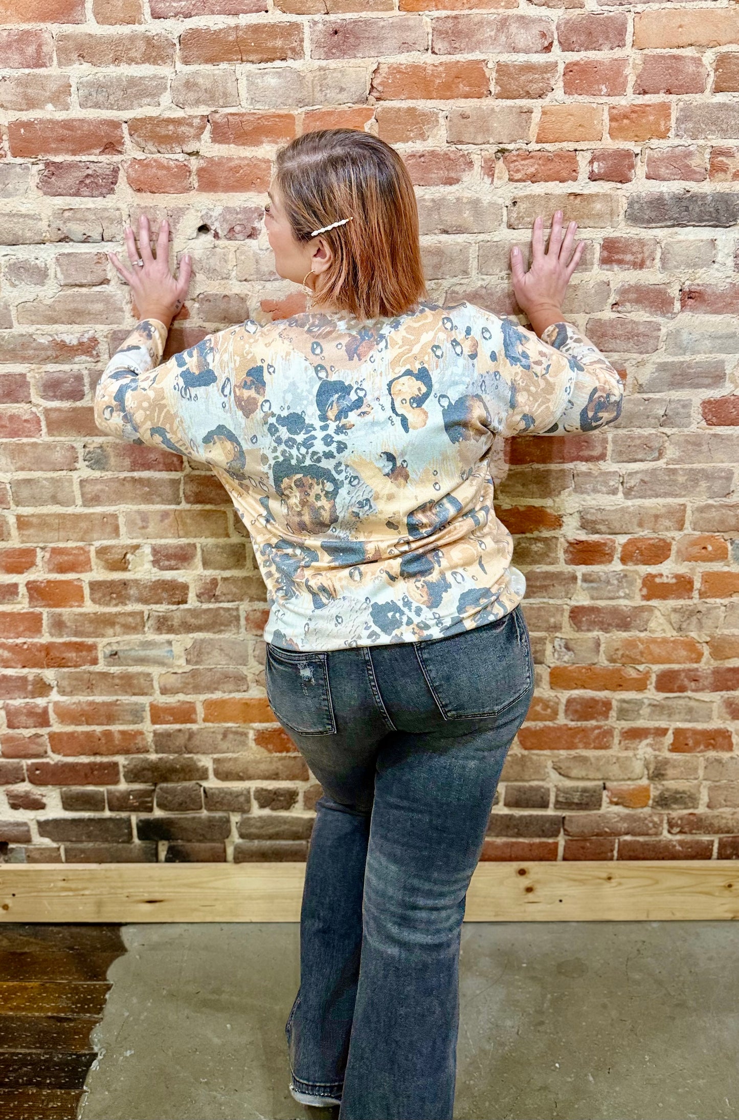 Yolly Cream & Taupe Abstract Leopard Sweater PM017 – La Tour Salon of Paris