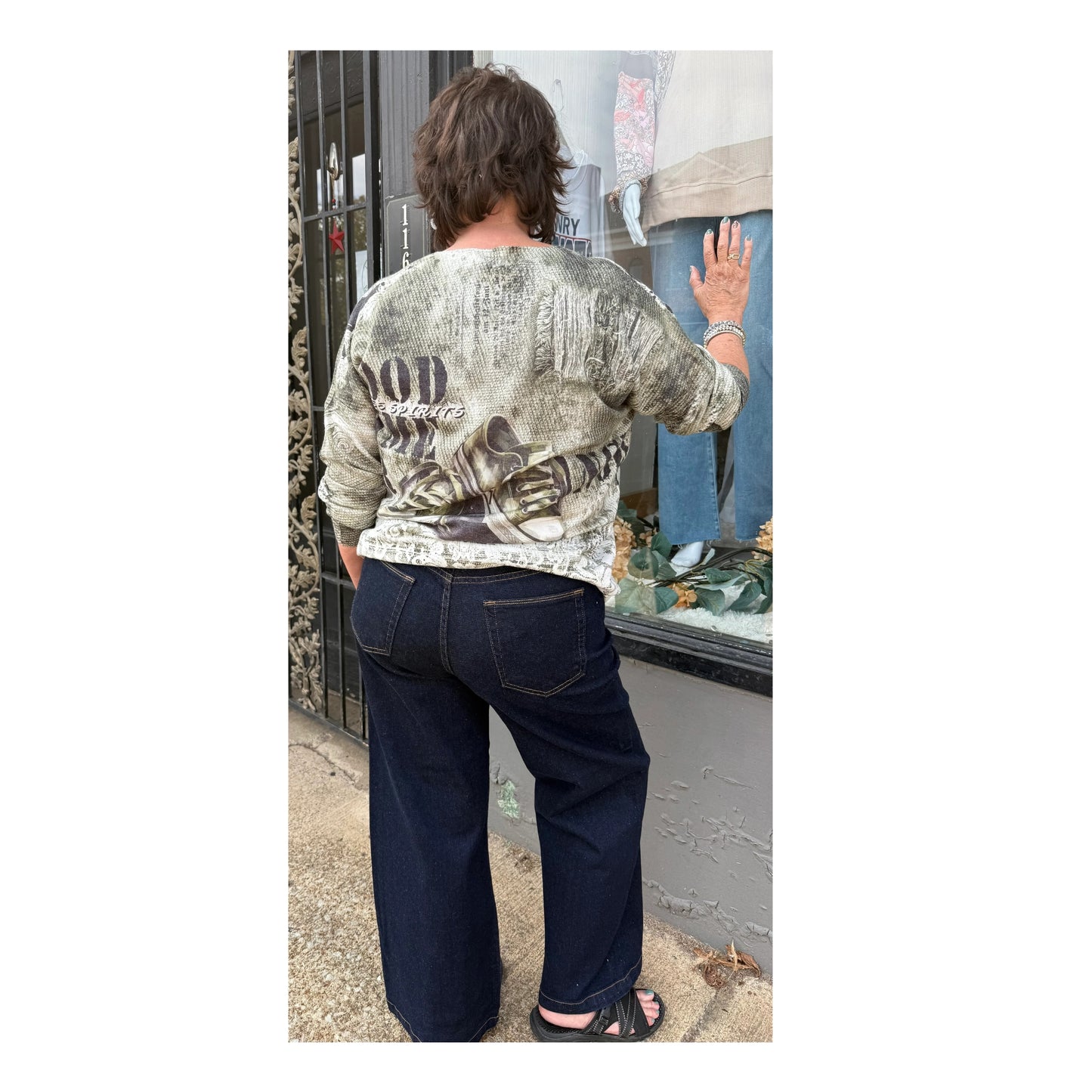 Graphic Sneaker Top PM010 – La Tour Salon of Paris