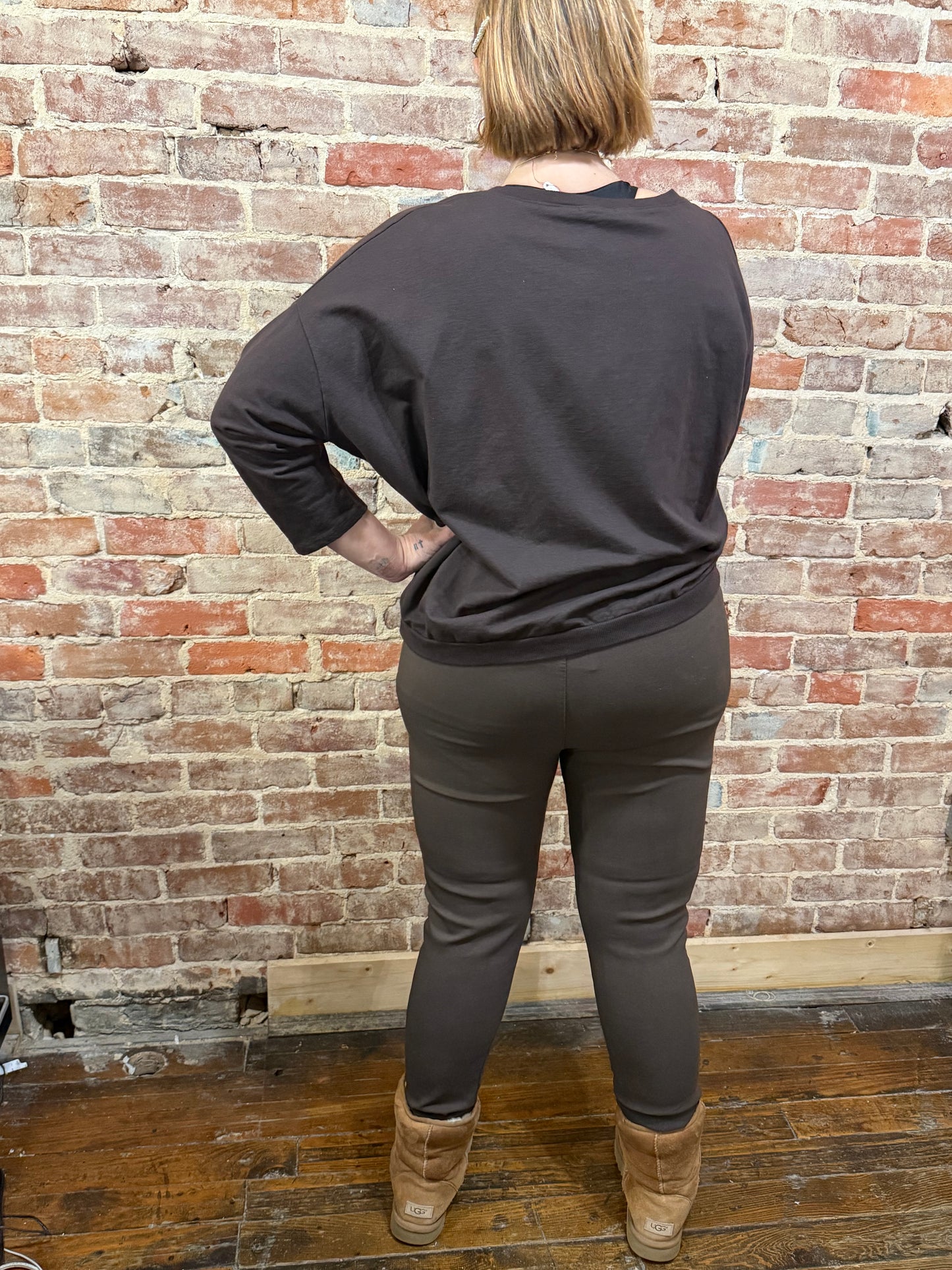 Medium Brown Magic Pants - La tour Salon of Paris