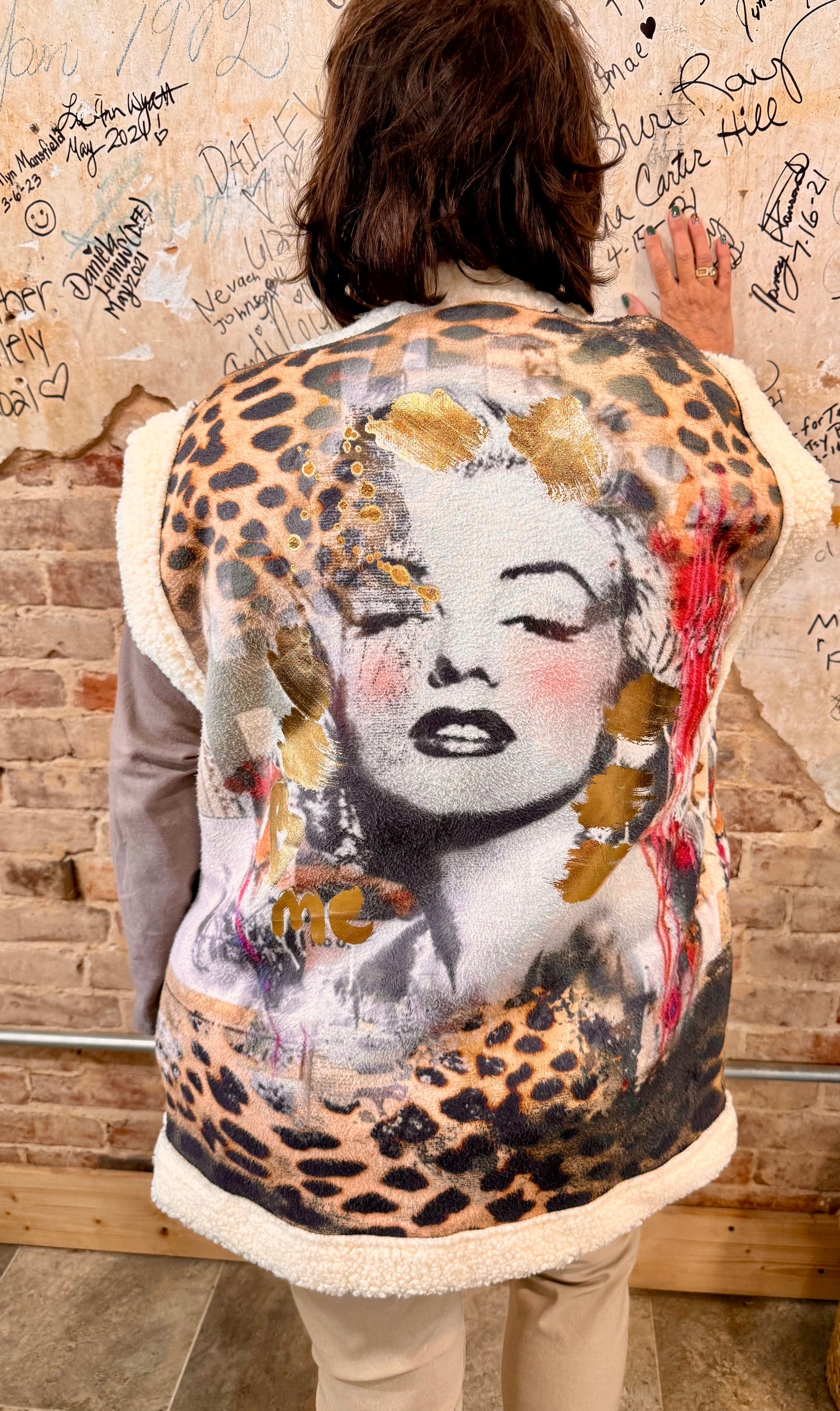 Marilyn Sherpa-Lined Vest – La Tour Salon of Paris