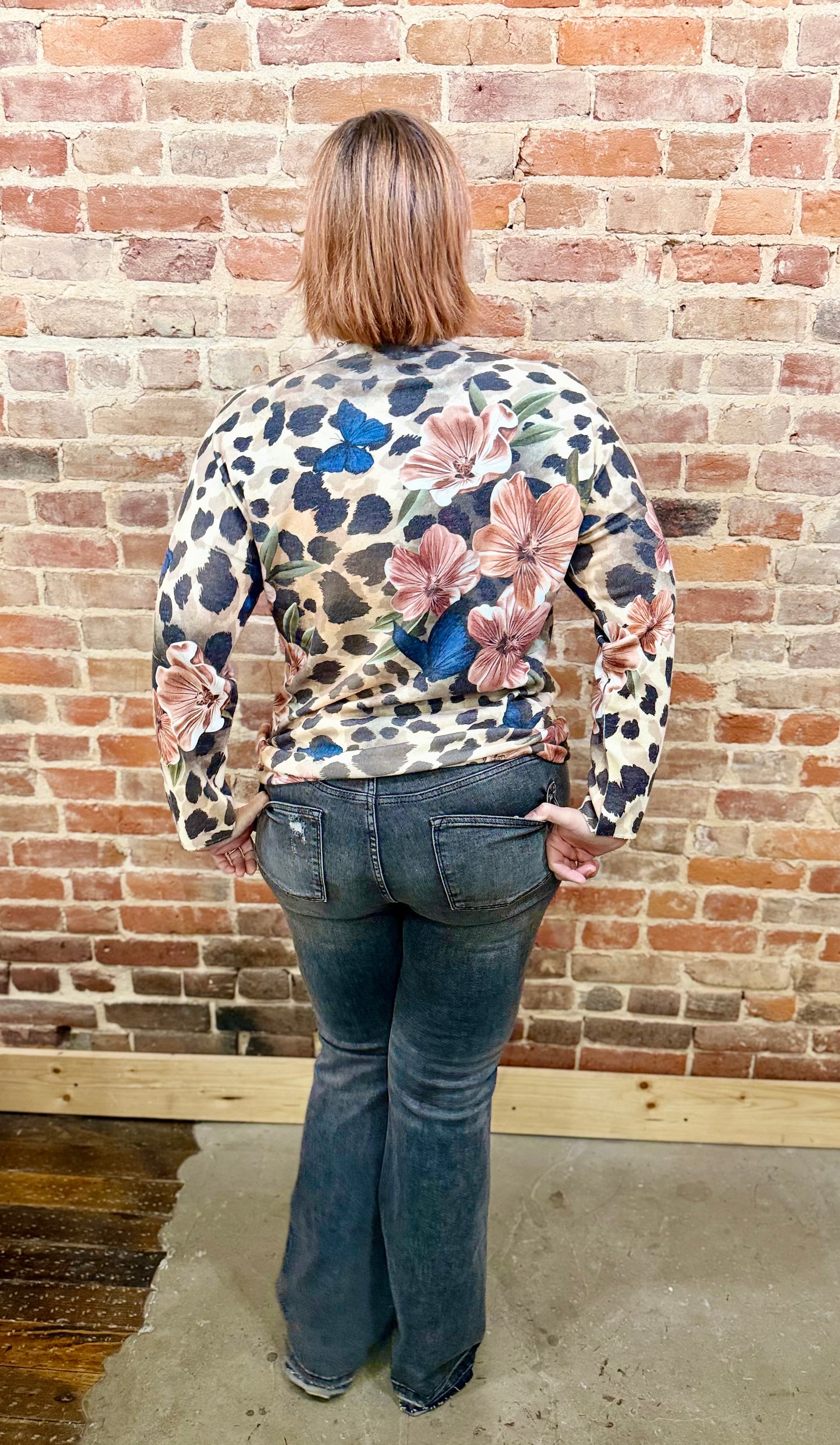 Yolly Leopard Floral Top PM034 – La Tour Salon of Paris