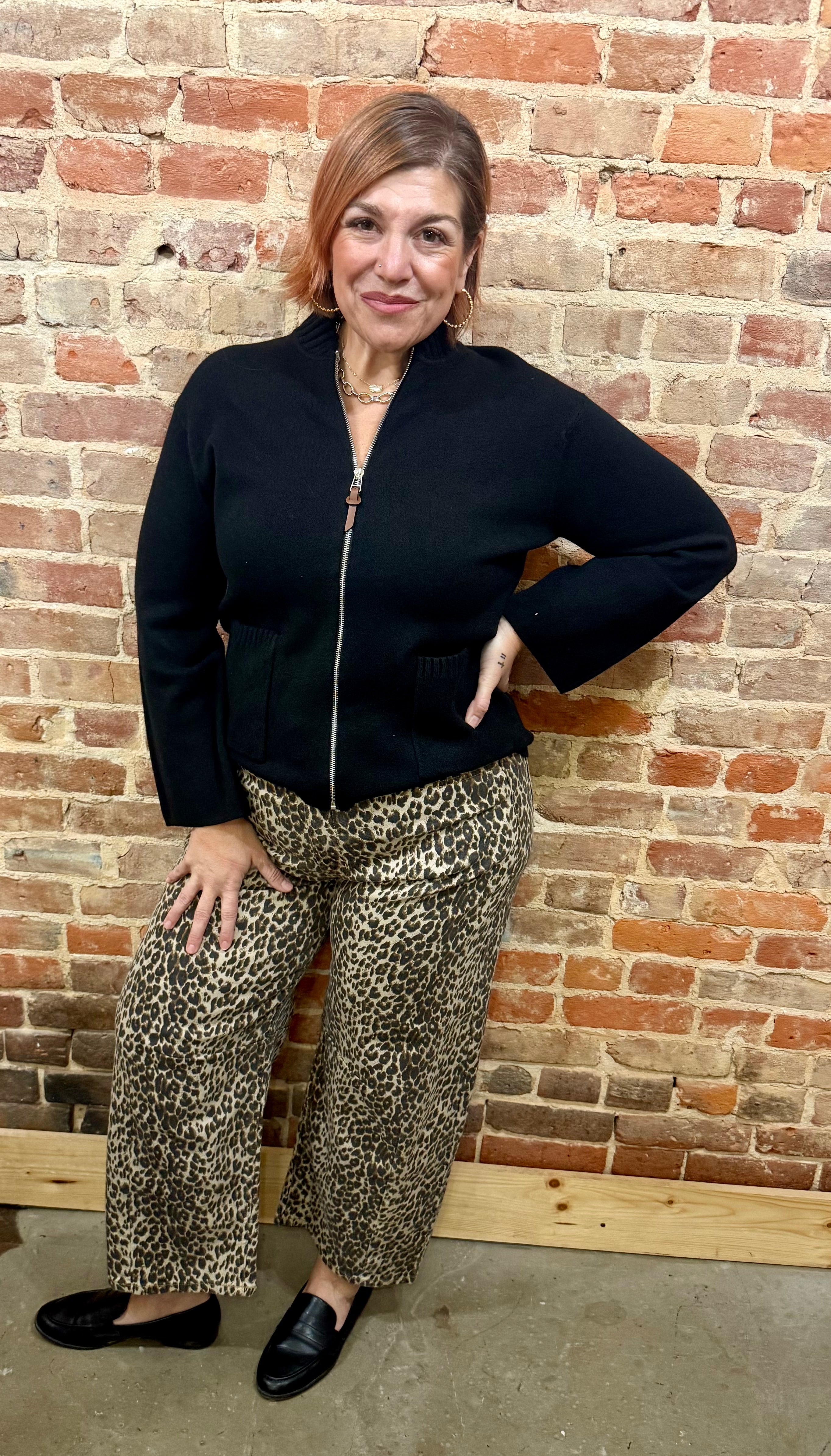 Black Zip-Up Cardigan – La Tour Salon of Paris