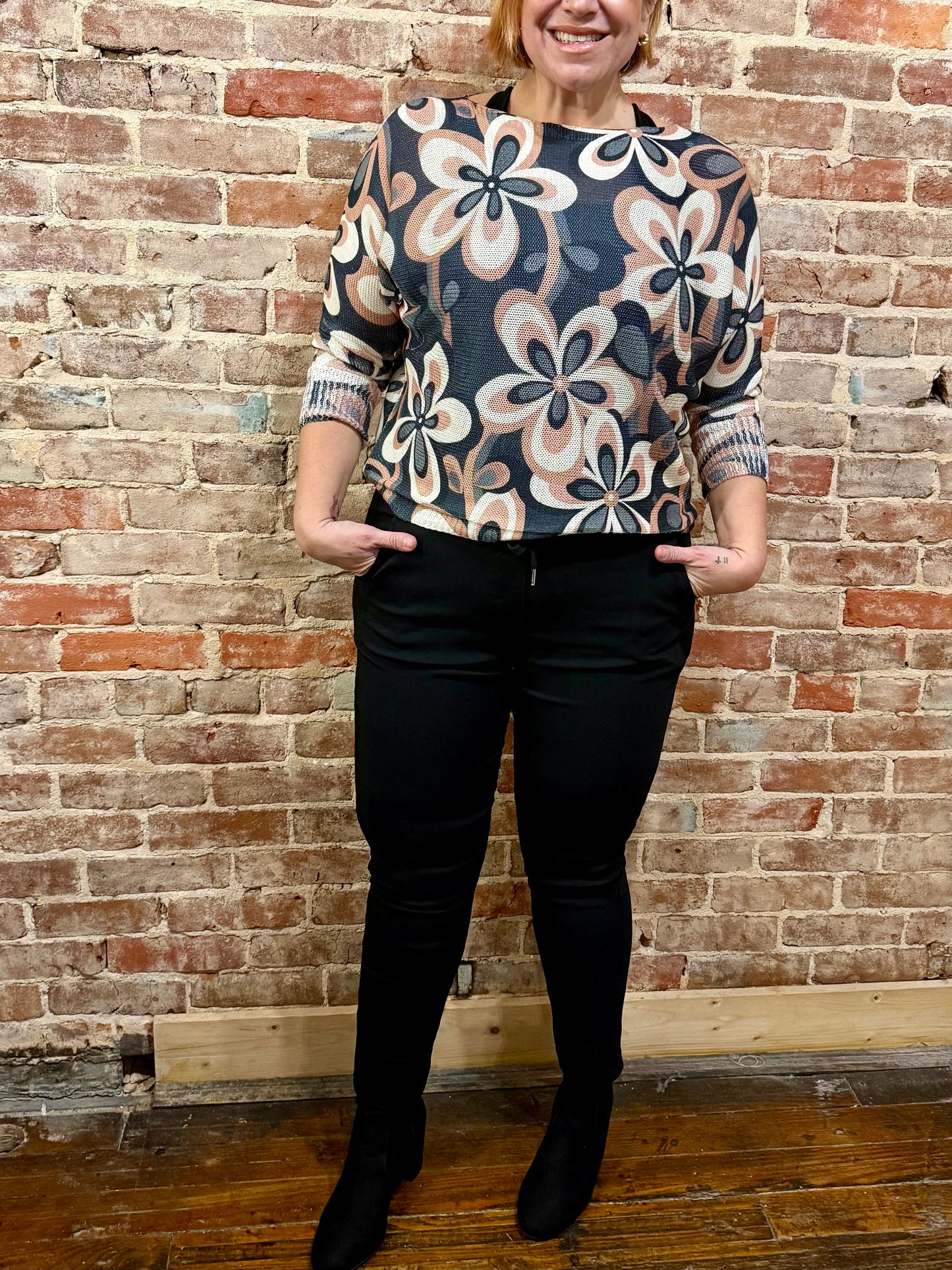 Navy Retro Floral Sweater – La Tour Salon of Paris