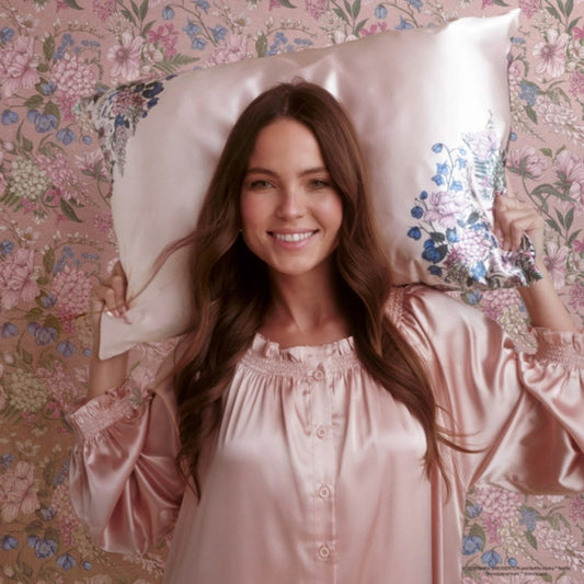 Bridgerton x Kitsch Satin Pillowcase – Wisteria Pink