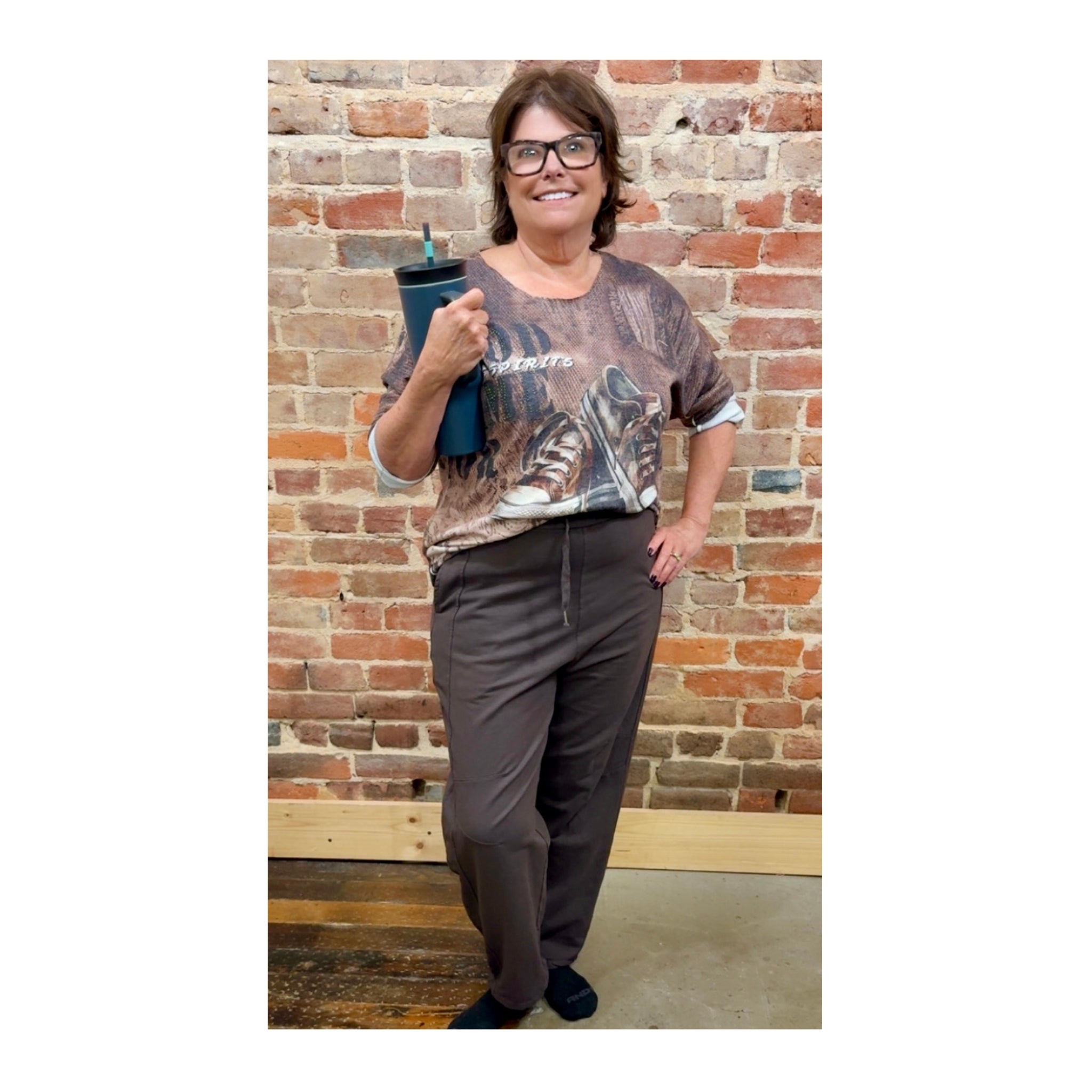 Graphic Sneaker Top PM010 – La Tour Salon of Paris